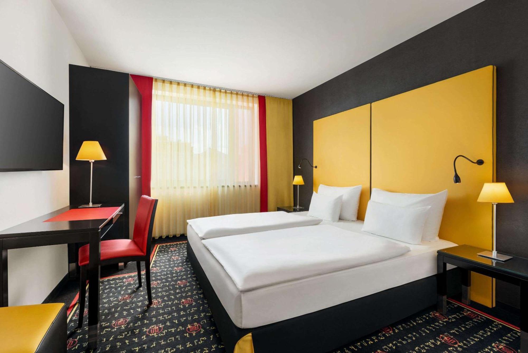 Vienna House Easy By Wyndham Pilsen Hotel Exterior photo
